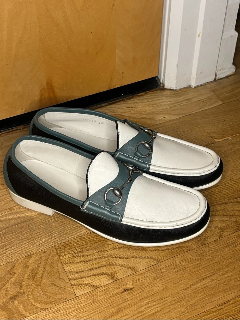Gucci Men’s Size 11 White, Teal and Black Leather Horsebit Slip-On Loafers